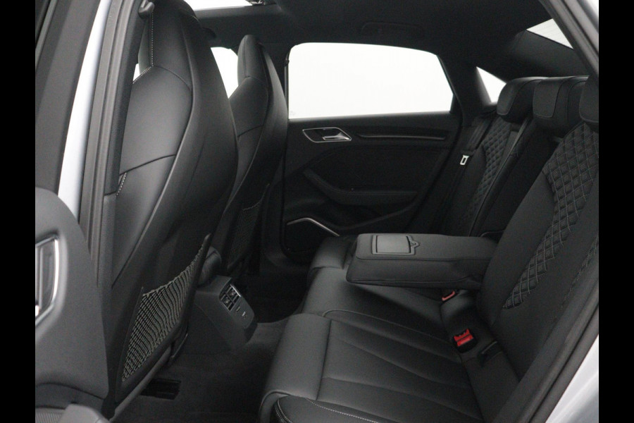 Audi RS3 2.5 TFSI quattro | Panorama | RS Stoelen | B&O |