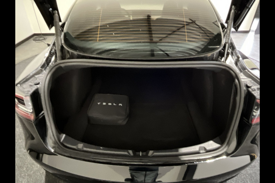 Tesla Model 3 Standard RWD Plus 60 kWh | Let op! Deze auto heeft de standaard velgen! Foto is als voorbeeld!  | Wordt verwacht |