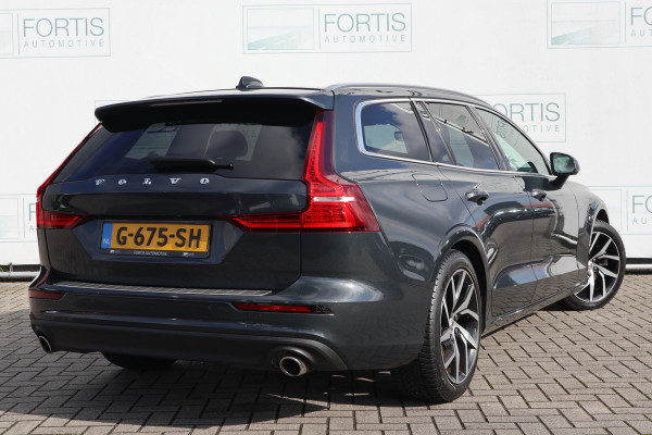 Volvo V60 2.0 T4 Momentum Pro NL AUTO ! STOELVERW | STUURWIEL VERW | CARPLAY | TREKHAAK | PANO |