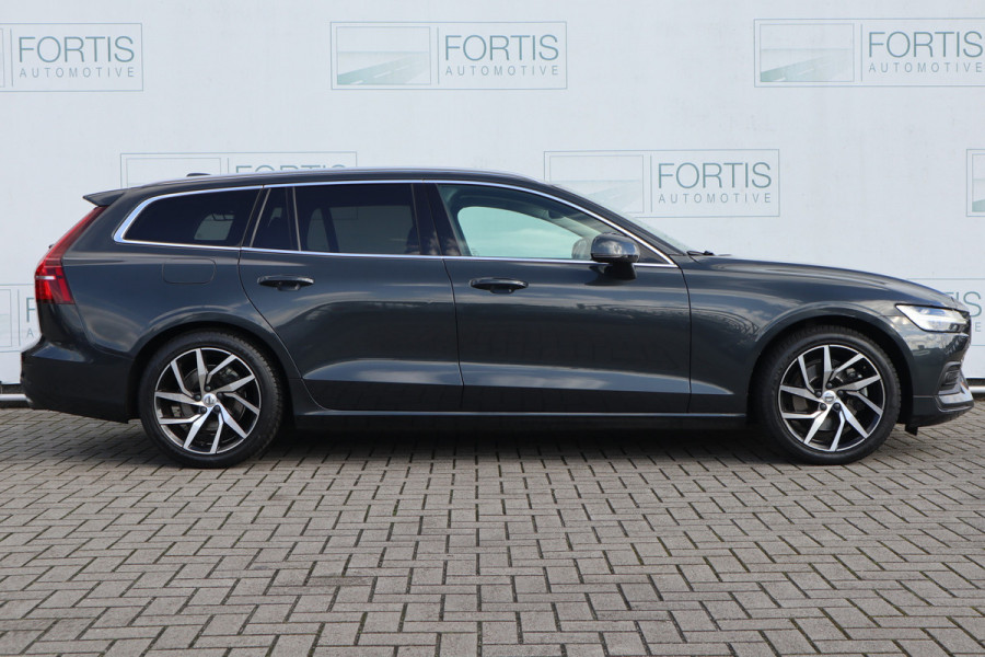 Volvo V60 2.0 T4 Momentum Pro NL AUTO ! STOELVERW | STUURWIEL VERW | CARPLAY | TREKHAAK | PANO |