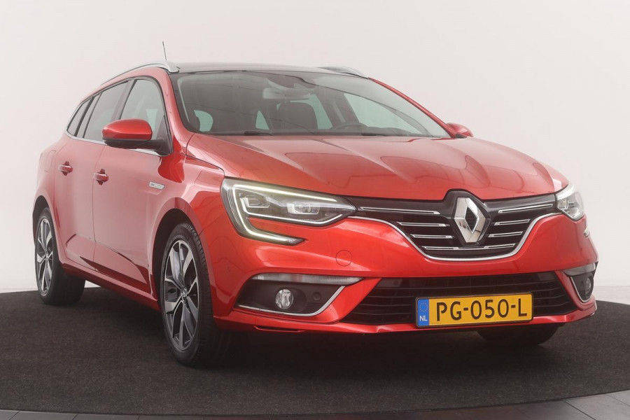 Renault Mégane 1.2 TCe Bose | 1e eigenaar | Panoramadak | Head-Up | Camera | Navigatie | Carplay | Dodehoek detectie | Full LED | Keyless | Massage