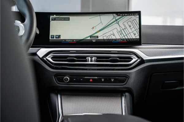 BMW 3-serie 330e M-Sport - Panorama l HUD l Memory l Sfeerverlichtiging