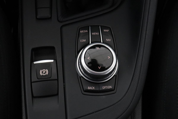 BMW X1 sDrive18i Executive | 42.400km NAP | Camera | Full LED | Navigatie | Park Assist | Climate control | Cruise control