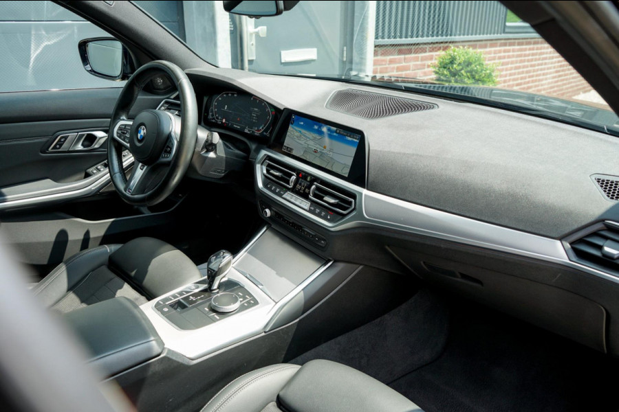 BMW 3 Serie Touring 320d High Executive, M-pakket, M-onderstel, Panorama, Autom. Trekhaak, Harman Kardon, Apple Carplay, Android