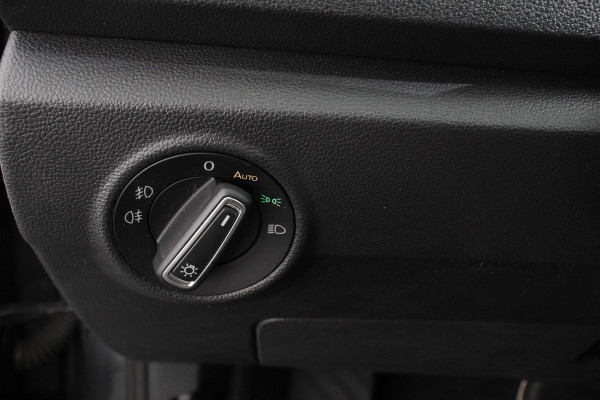 Volkswagen T-Roc 1.5 TSI DSG Sport | Navigatie | Apple Carplay/Android Auto | Adaptieve Cruise Control | Digitale Cockpit | Camera | Elektrische Achterklep |