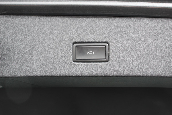 Volkswagen T-Roc 1.5 TSI DSG Sport | Navigatie | Apple Carplay/Android Auto | Adaptieve Cruise Control | Digitale Cockpit | Camera | Elektrische Achterklep |