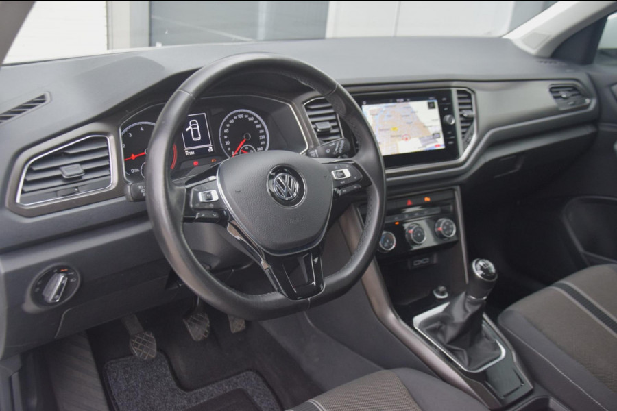 Volkswagen T-Roc 1.5 TSI Style TREKHAAK/ALARM/DAB RADIO