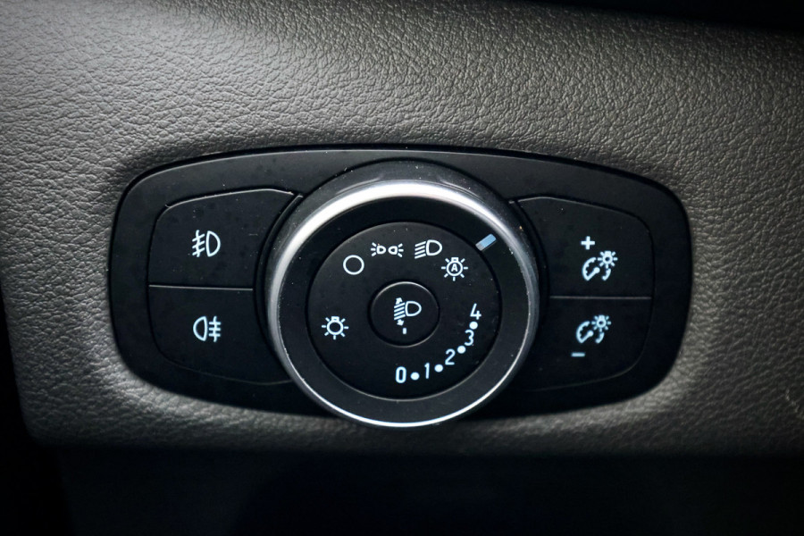 Ford Transit Custom 300 2.0 TDCI AUT | Camera | CarPlay | Cruise control | Stoelverwarming | PDC V+A | 3-Zitter | Airco | AV Edition