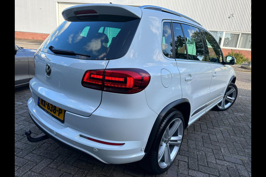 Volkswagen Tiguan 1.4 TSI R-LINE EDITION 2016 PANO SPORT NAVI ALCANTARA NAP LUXE