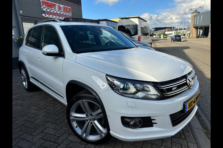 Volkswagen Tiguan 1.4 TSI R-LINE EDITION 2016 PANO SPORT NAVI ALCANTARA NAP LUXE