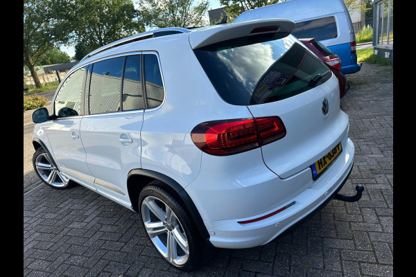 Volkswagen Tiguan 1.4 TSI R-LINE EDITION 2016 PANO SPORT NAVI ALCANTARA NAP LUXE