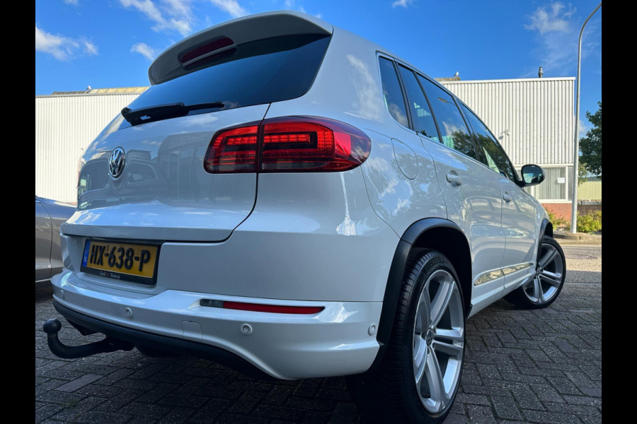 Volkswagen Tiguan 1.4 TSI R-LINE EDITION 2016 PANO SPORT NAVI ALCANTARA NAP LUXE