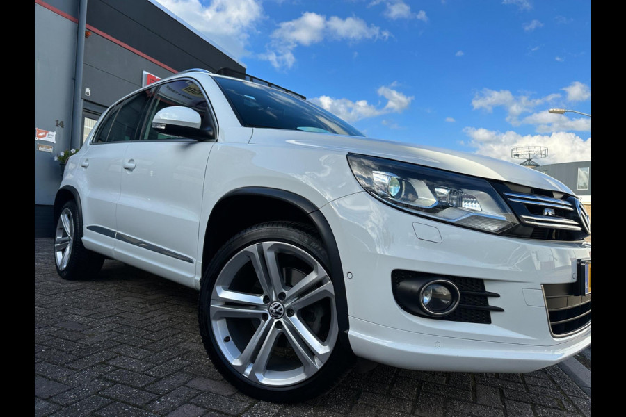 Volkswagen Tiguan 1.4 TSI R-LINE EDITION 2016 PANO SPORT NAVI ALCANTARA NAP LUXE