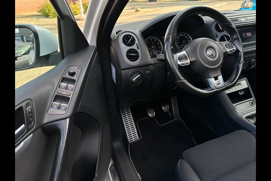 Volkswagen Tiguan 1.4 TSI R-LINE EDITION 2016 PANO SPORT NAVI ALCANTARA NAP LUXE