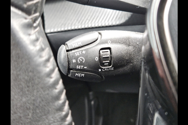 Peugeot 2008 1.2 PureTech Active Dealer O.H | Trekhaak Afneembaar | LED Koplampen |  Navi Full Map | Laneassist | Apple Carplay | Cruise Control |