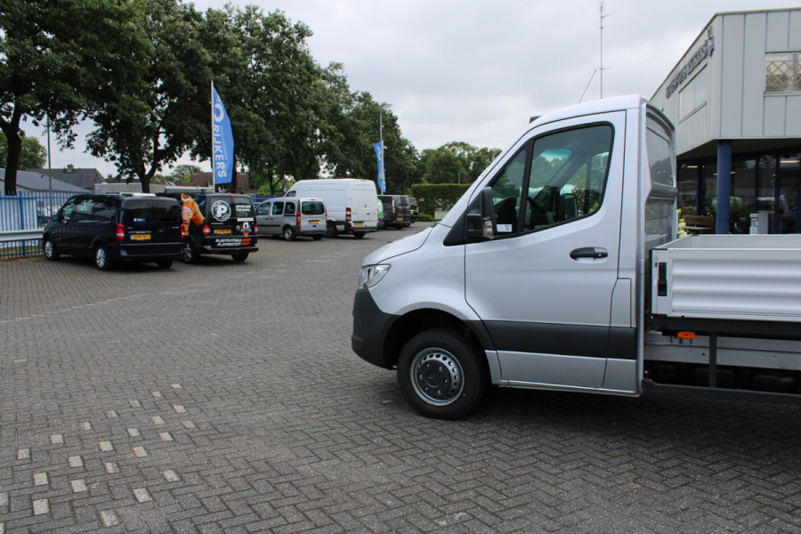 Mercedes-Benz Sprinter 517 CDI Chassis L3 3500 kg trekgewicht, Geveerde stoel, MBUX, Etc.