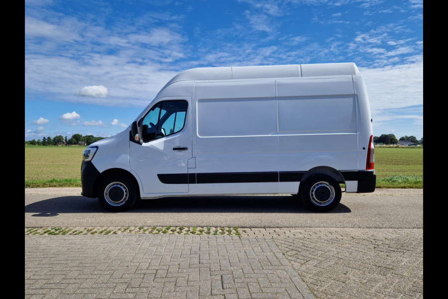 Renault Master T35 2.3 dCi L2 H3 Comfort - 135 Pk - Euro 6 - Navi - Airco - Cruise Control