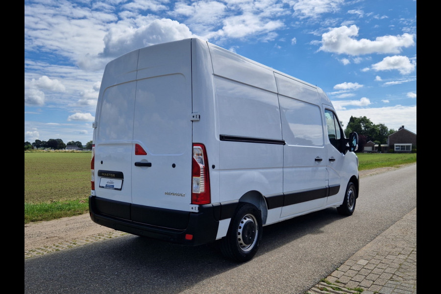 Renault Master T35 2.3 dCi 135 L2H2 Comfort - 135 Pk - Euro 6 - Navi - Airco - Cruise Control