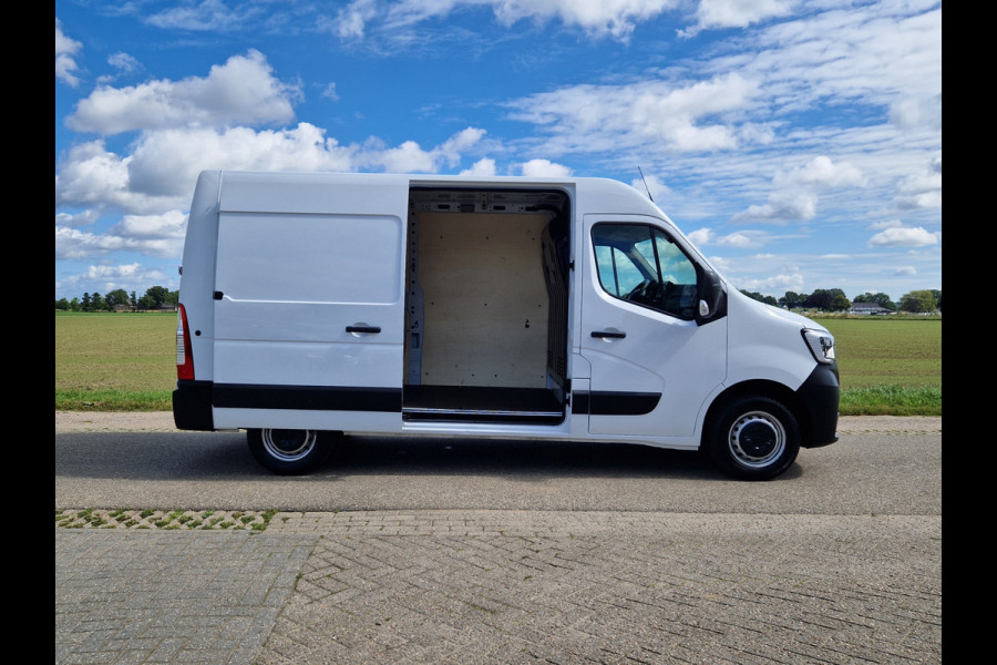 Renault Master T35 2.3 dCi 135 L2H2 Comfort - 135 Pk - Euro 6 - Navi - Airco - Cruise Control