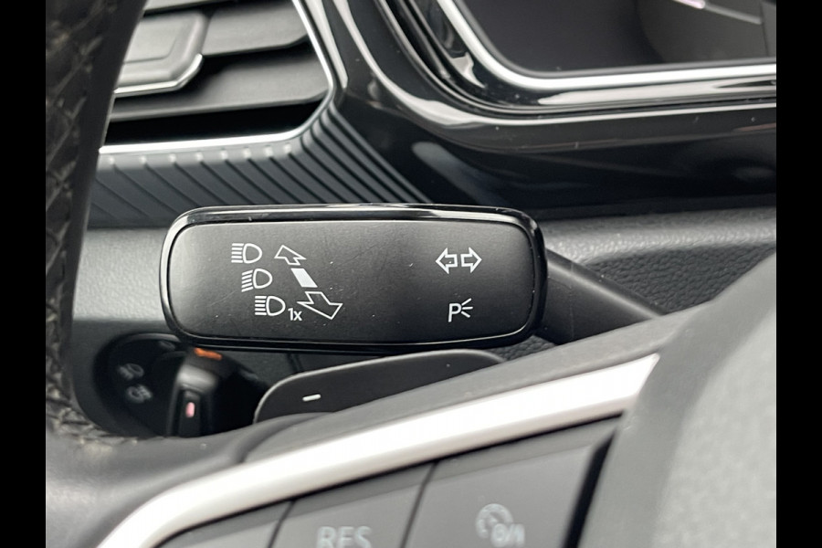 Volkswagen T-Cross 1.0 TSI Style Business R | Virtual Cockpit | 18 inch | Camera | Carplay | LED