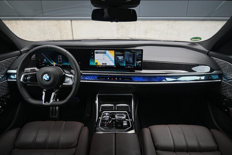 BMW 7 Serie 740d xDrive *M-Sport / Bowers & Wilkins / Panorama / Stoelventilatie / Stoelmassage / Rear-seat Entertainment / HUD*