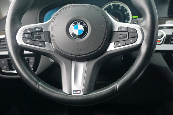 BMW 5 Serie Touring 530d xDrive High Executive / Head-Up / Trekhaak / Massage / 360 Camera / 4nieuwe Banden!