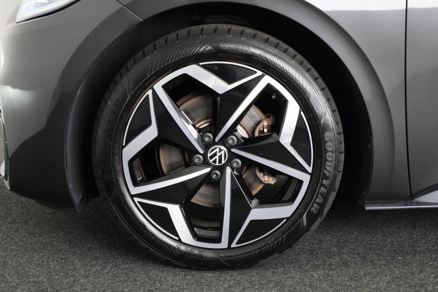 Volkswagen ID.3 First Plus 58 kWh 204PK | Navigatie | Parkeersensoren | Camera | 19 Inch