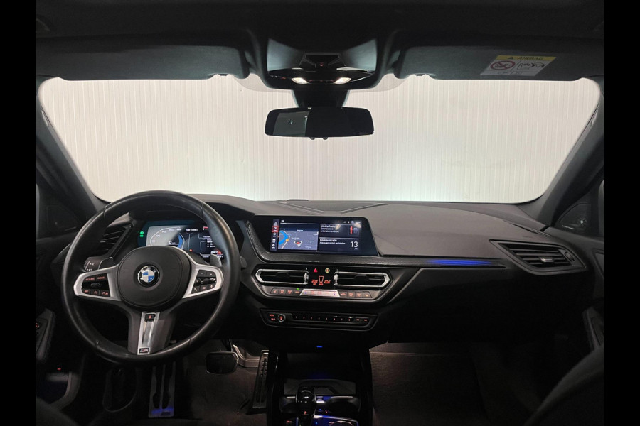 BMW 1-serie M135i xDrive High Executive | PANO | KUIPSTOELEN | HUD | CAMERA