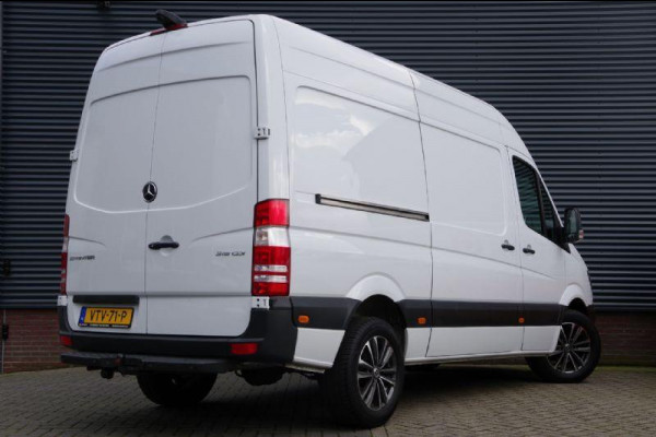 Mercedes-Benz Sprinter 319 3.0 CDI V6 AUT. XENON, NAVI, CRUISE, AIRCO, STANDKACHEL, STOELVERWARMING, PARKEERSENSOREN, TREKHAAK