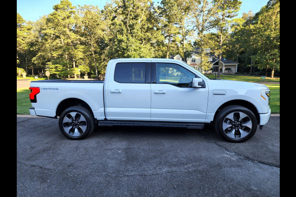 Ford USA F-150 LIGHTNING Platinum Extended Range