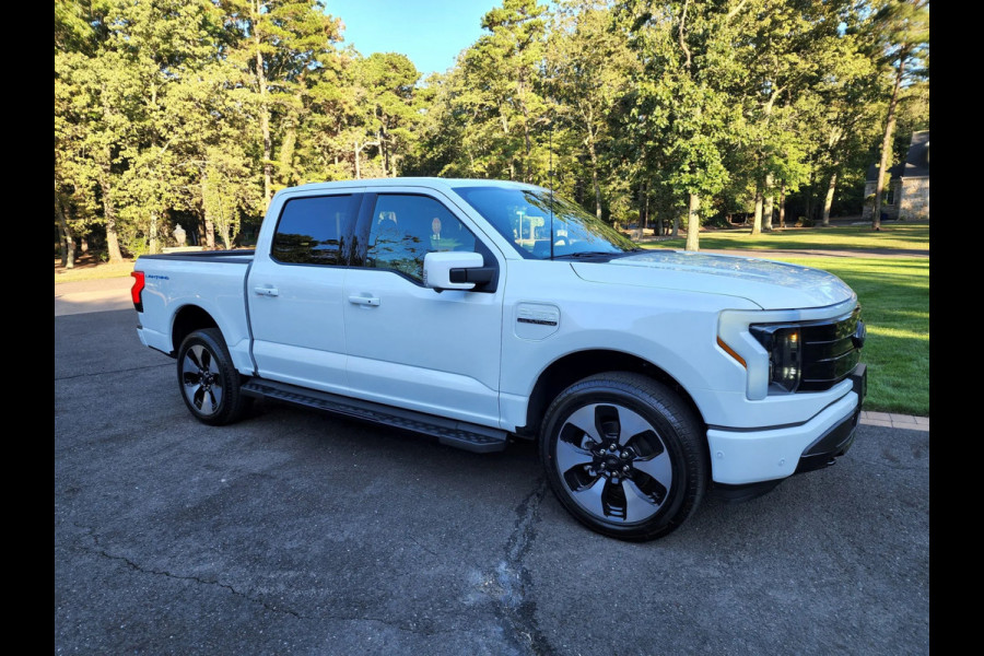 Ford USA F-150 LIGHTNING Platinum Extended Range