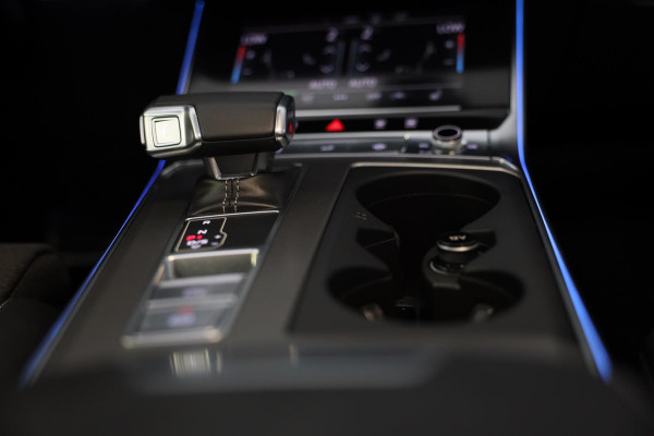 Audi A6 Avant 55 TFSI E Quattro Competition / ACC / Virtual Cockpit / Lane Assist / Head Up / 360 Camera / Navi / Softclose