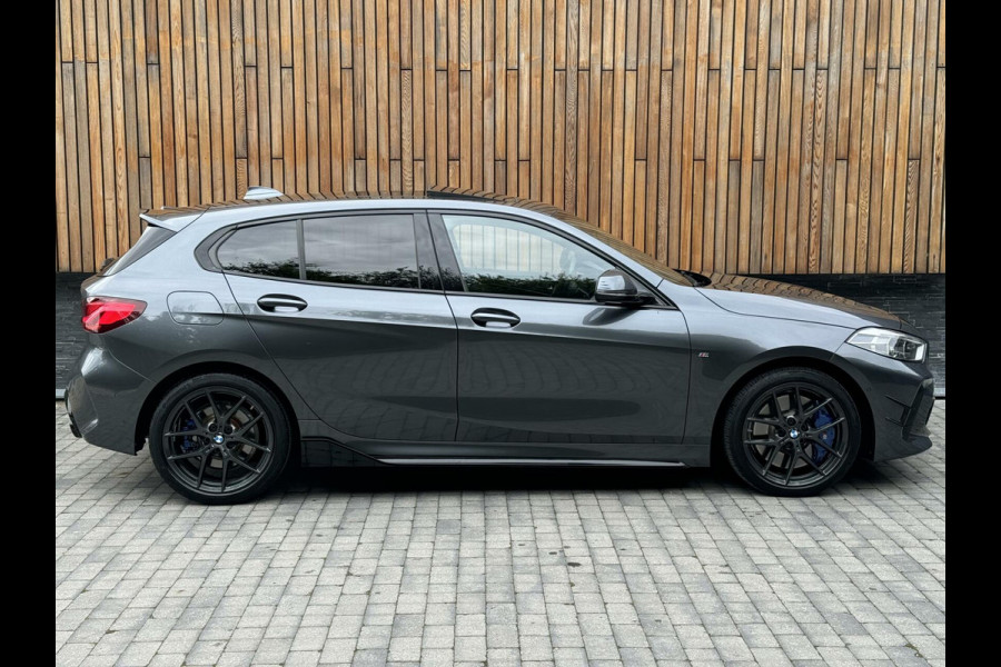 BMW 1-serie 118i M-performance | Automaat | Pano | Kuipstoelen leer | Stoelverwarming | LED | Getint glas | Sportonderstel | Compleet