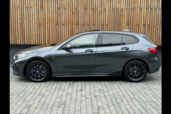 BMW 1-serie 118i M-performance | Automaat | Pano | Kuipstoelen leer | Stoelverwarming | LED | Getint glas | Sportonderstel | Compleet