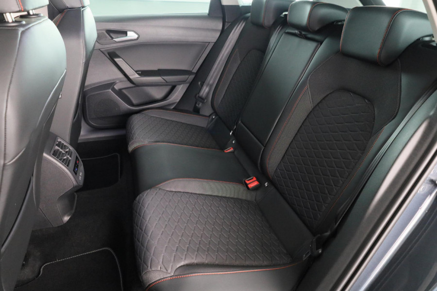 Seat Leon Sportstourer 1.4 TSI eHybrid PHEV FR 204 pk Automaat (DSG) | Navigatie | Parkeersensoren (Park assist) | Autom. Airco | Cruise control | Stoelverwarming |