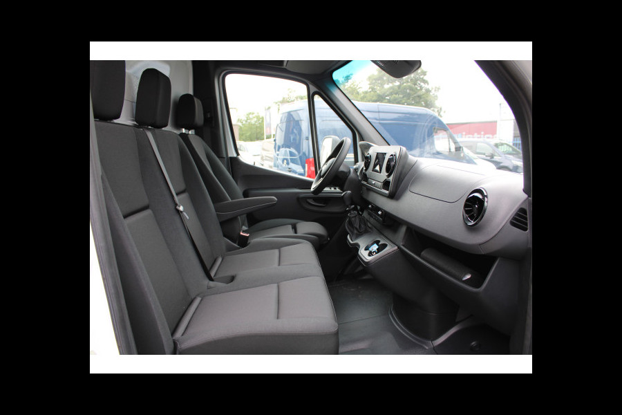 Mercedes-Benz Sprinter 515 CDI Open laadbak L3 3500kg trekgwicht, MBUX, Comfort stoel