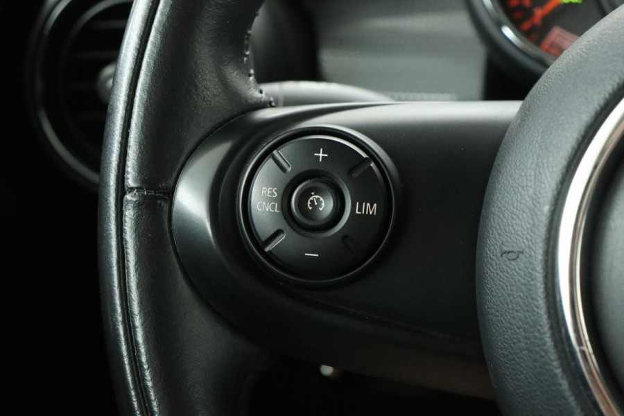 MINI Cooper 1.5 Salt | Automaat | Carplay | Navigatie | Cruise control | Airco | Bluetooth | Sportstuur | Bluetooth