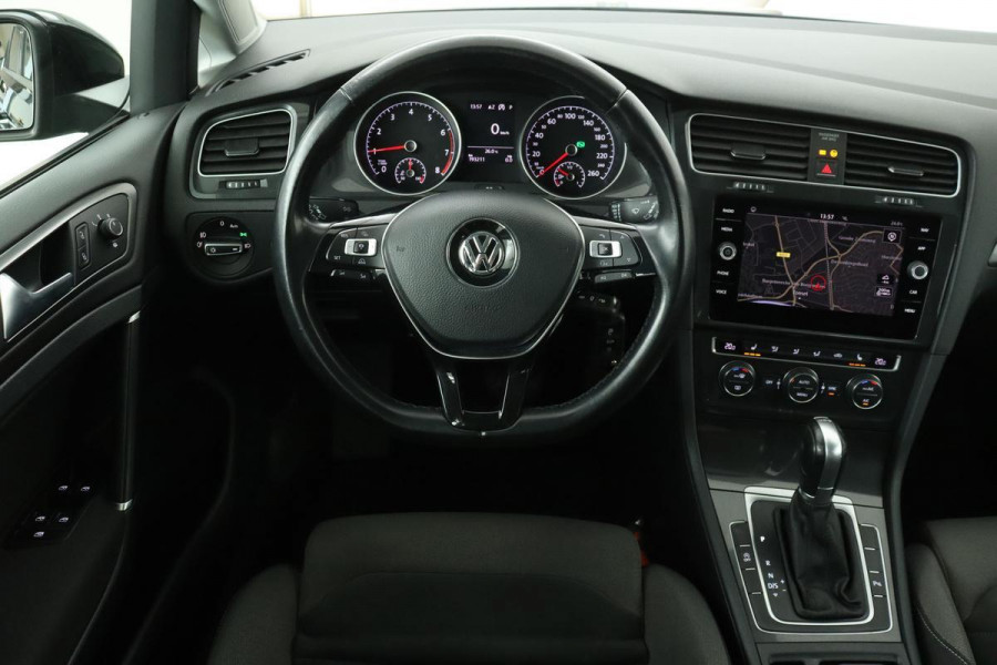 Volkswagen Golf 1.0 TSI Comfortline | Trekhaak | Carplay | Stoelverwarming | PDC | Adaptive Cruise | DAB+ | Navigatie | Climate control