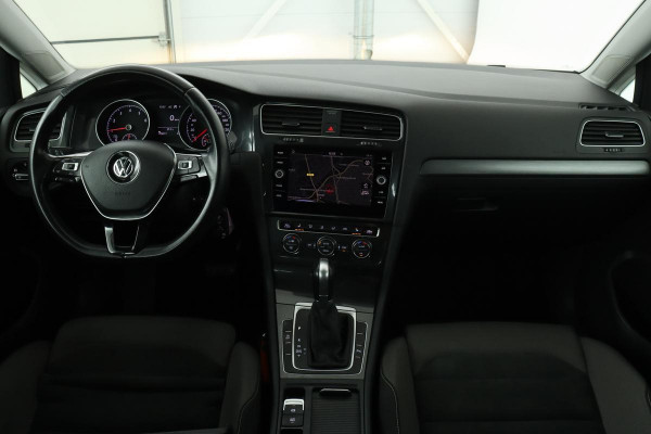 Volkswagen Golf 1.0 TSI Comfortline | Trekhaak | Carplay | Stoelverwarming | PDC | Adaptive Cruise | DAB+ | Navigatie | Climate control