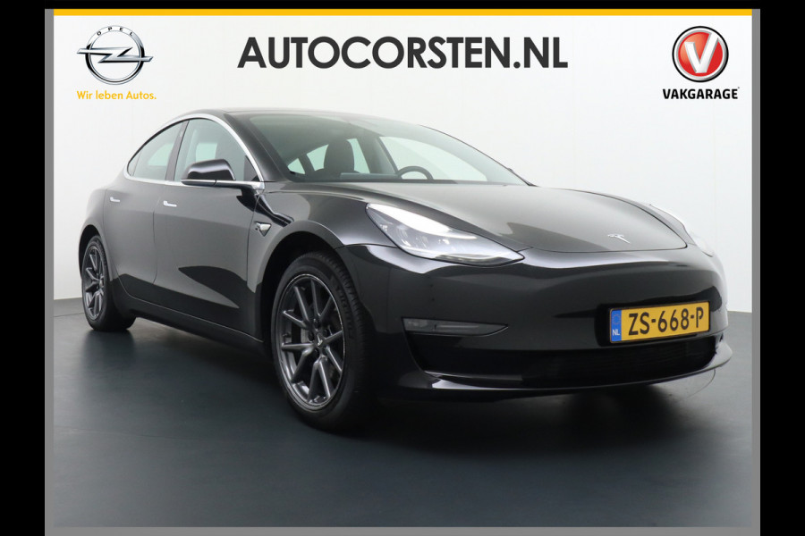 Tesla Model 3 SR+ TREKHAAK Standard RWD Plus 60kwh 325PK AutoPilot 2.5 Leer Premium-l.s. PanoDak Adaptive cruise 18" Camera's Elektr.-Stuur+St WIFI Ecc Navigatiesysteem full map LED Comfortstoel(en) ACC Dual-ECC DAB Voorverwarmen interieur via App Keyless via Telefoonsleutel One-Pedal-Drive Origin. NLse auto ! 1e eigenaar lease 910kg trekvermogen