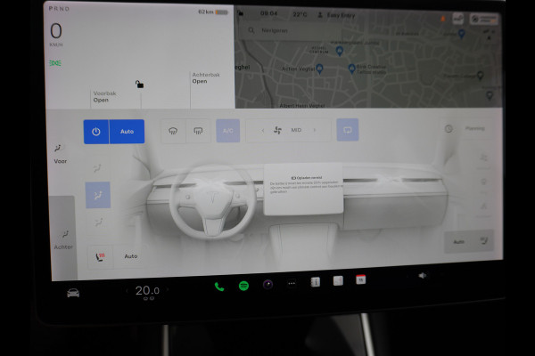 Tesla Model 3 SR+ TREKHAAK Standard RWD Plus 60kwh 325PK AutoPilot 2.5 Leer Premium-l.s. PanoDak Adaptive cruise 18" Camera's Elektr.-Stuur+St WIFI Ecc Navigatiesysteem full map LED Comfortstoel(en) ACC Dual-ECC DAB Voorverwarmen interieur via App Keyless via Telefoonsleutel One-Pedal-Drive Origin. NLse auto ! 1e eigenaar lease 910kg trekvermogen
