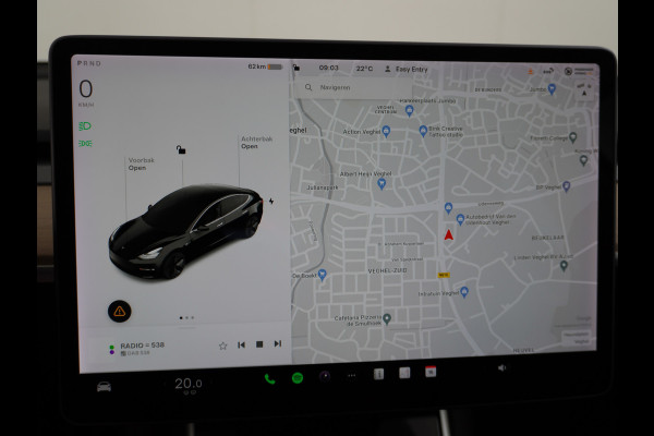 Tesla Model 3 SR+ TREKHAAK Standard RWD Plus 60kwh 325PK AutoPilot 2.5 Leer Premium-l.s. PanoDak Adaptive cruise 18" Camera's Elektr.-Stuur+St WIFI Ecc Navigatiesysteem full map LED Comfortstoel(en) ACC Dual-ECC DAB Voorverwarmen interieur via App Keyless via Telefoonsleutel One-Pedal-Drive Origin. NLse auto ! 1e eigenaar lease 910kg trekvermogen