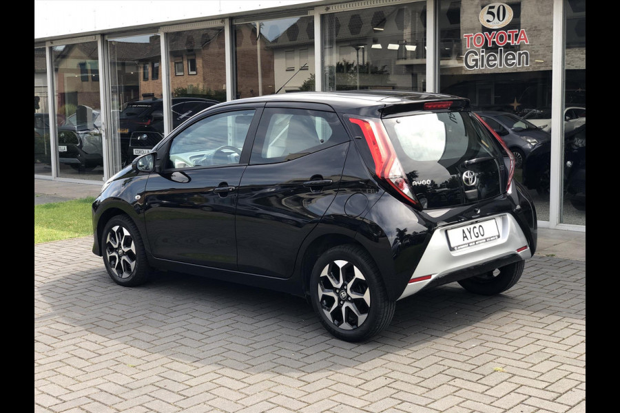 Toyota Aygo 1.0 VVT-i x-joy | Apple CarPlay/Android Auto, Lichtmetalen velgen, Bluetooth, Stuurbediening, Parkeercamera