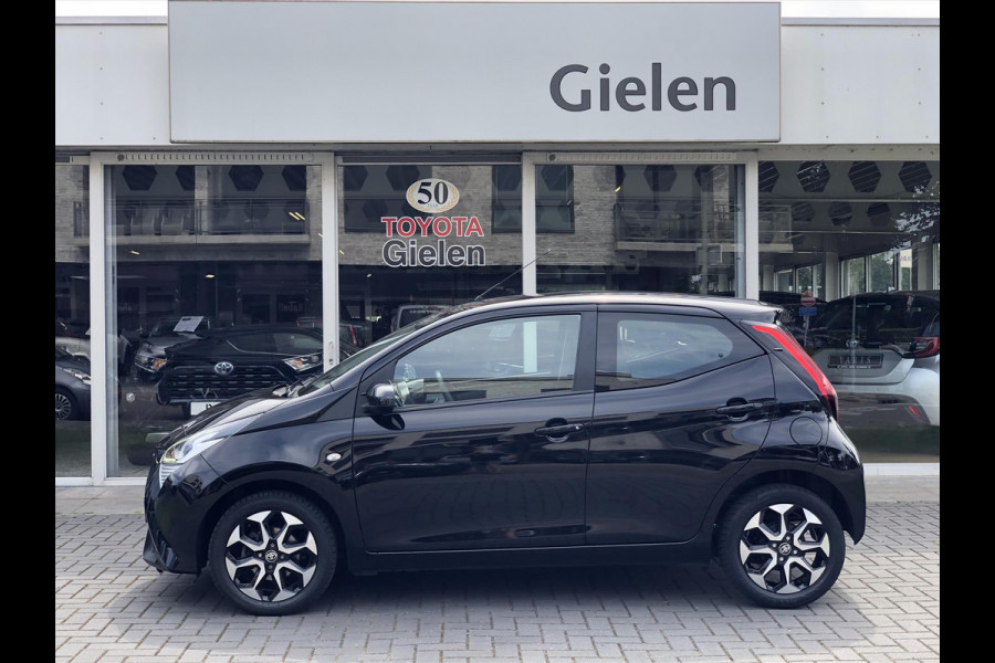 Toyota Aygo 1.0 VVT-i x-joy | Apple CarPlay/Android Auto, Lichtmetalen velgen, Bluetooth, Stuurbediening, Parkeercamera