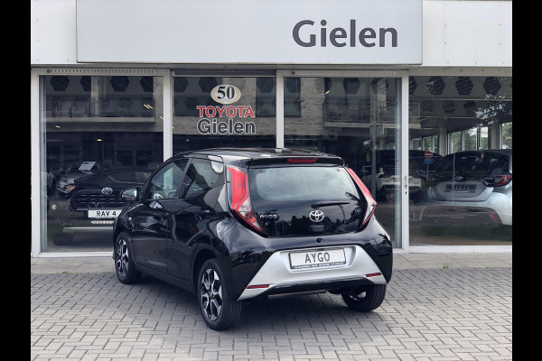 Toyota Aygo 1.0 VVT-i x-joy | Apple CarPlay/Android Auto, Lichtmetalen velgen, Bluetooth, Stuurbediening, Parkeercamera