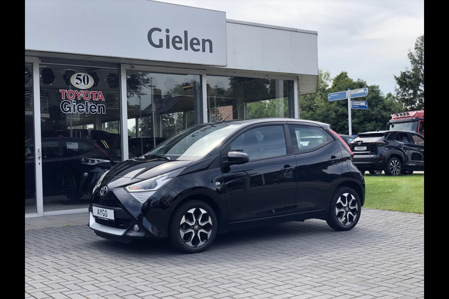 Toyota Aygo 1.0 VVT-i x-joy | Apple CarPlay/Android Auto, Lichtmetalen velgen, Bluetooth, Stuurbediening, Parkeercamera