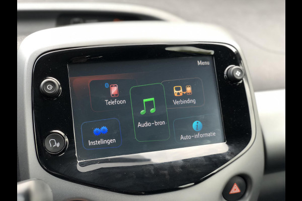 Toyota Aygo 1.0 VVT-i x-joy | Apple CarPlay/Android Auto, Lichtmetalen velgen, Bluetooth, Stuurbediening, Parkeercamera