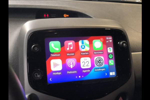 Toyota Aygo 1.0 VVT-i x-joy | Apple CarPlay/Android Auto, Lichtmetalen velgen, Bluetooth, Stuurbediening, Parkeercamera