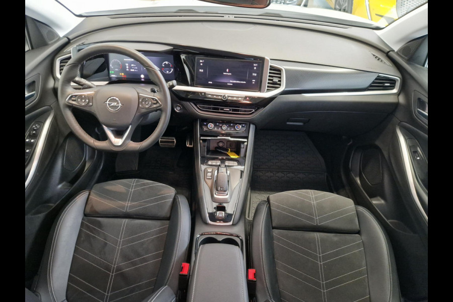 Opel Grandland 1.2 Turbo Level 3 Automaat | Trekhaak | Navigatie | Alcantara | Voorruitverwarming | Parkeerassistent | Stoelverwarming | Stuurwielverwarming |