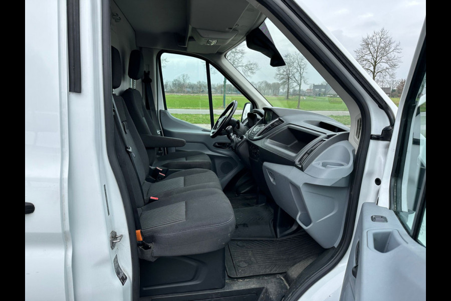 Ford Transit 350 2.0 TDCI 131pk L2H2 3Pers. Camera Navigatie PDC SYNC3 Airco Trekhaak(2750kg!) Camera Lengte 3 hoogte 2 Trend 385Nm/1500trpm